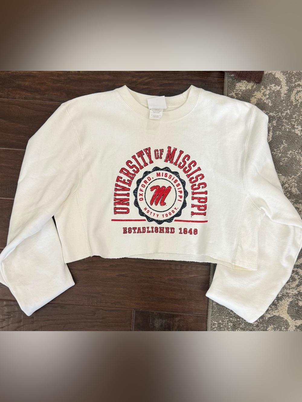 Champion White Cropped Sweatshirt with Red and Black University Graphic